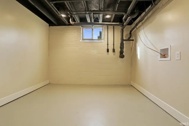 $2,150 | 657 South Weinbach Avenue, Evansville, IN 47714