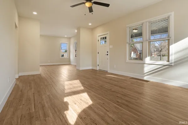 $2,050 | 657 South Weinbach Avenue, Evansville, IN 47714