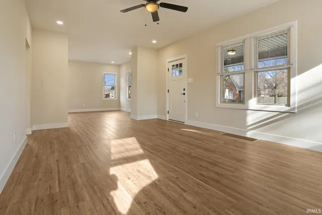 $2,150 | 657 South Weinbach Avenue, Evansville, IN 47714