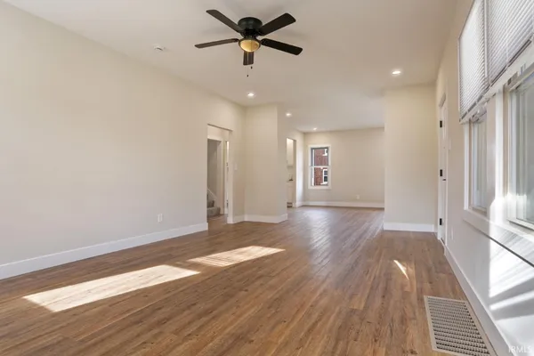 $2,050 | 657 South Weinbach Avenue, Evansville, IN 47714