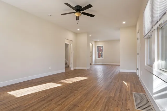 $2,150 | 657 South Weinbach Avenue, Evansville, IN 47714