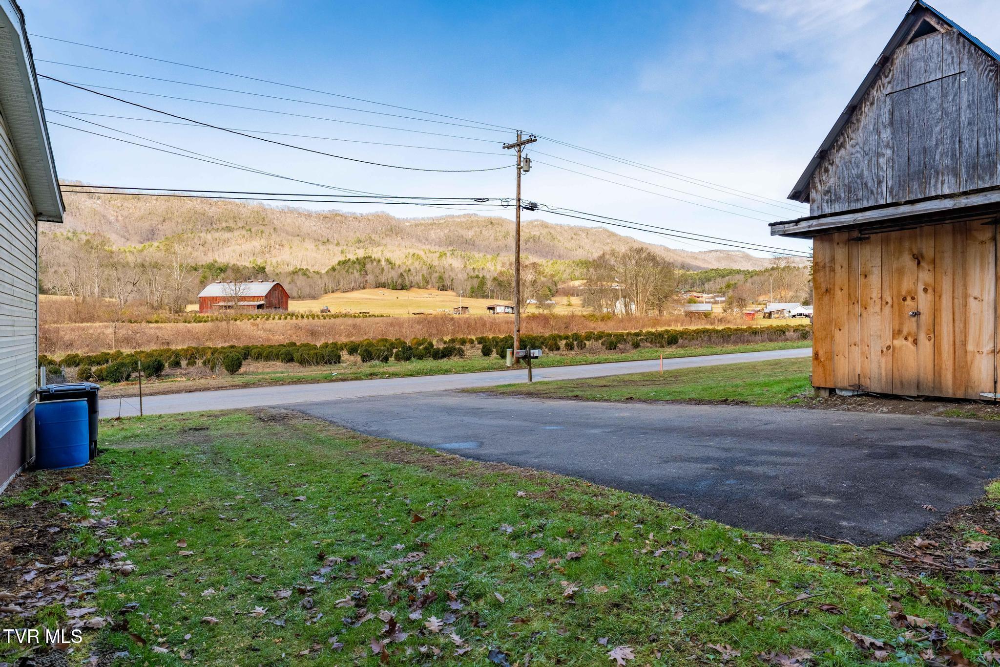 542 Copley Branch Road Butler, TN 37640 - Photo 23 of 47 542 Copley Branch Road (23 of 48)