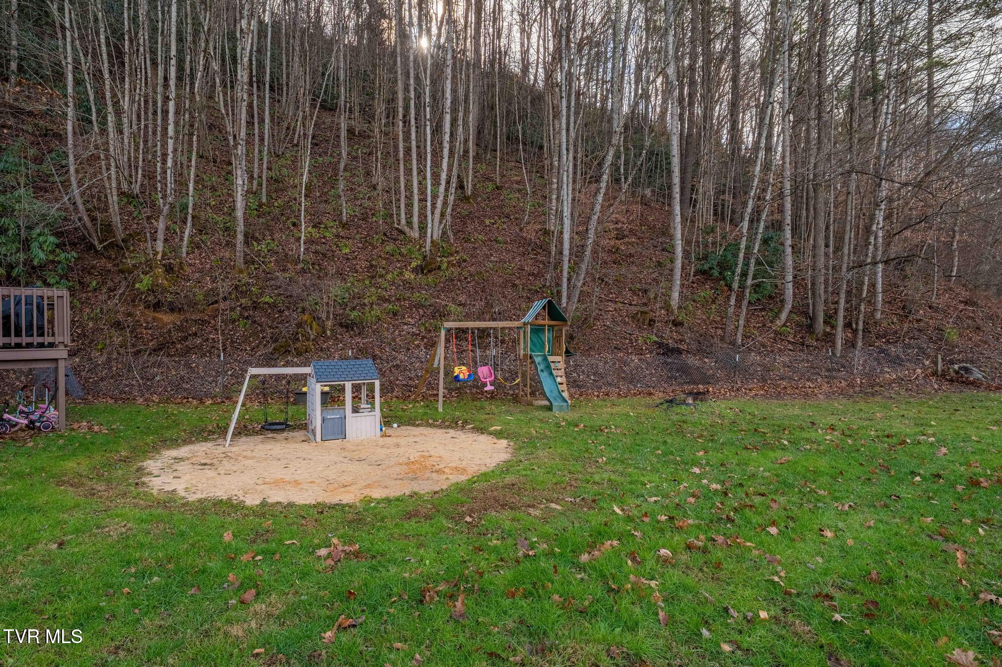 542 Copley Branch Road Butler, TN 37640 - Photo 7 of 47 542 Copley Branch Road (7 of 48)