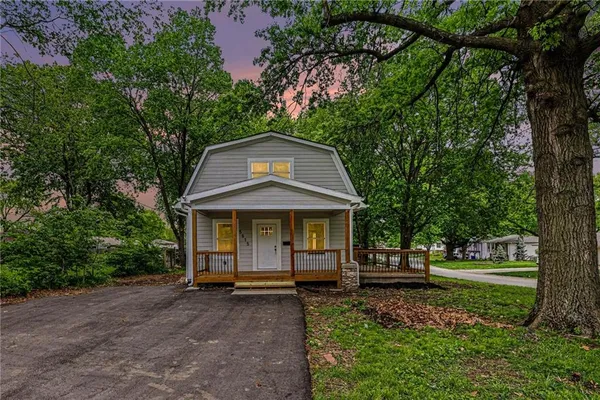 $395,000 | 5615 Knox Avenue, Merriam, KS 66203