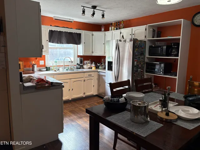 $475,000 | 410 Loraine Street, Pigeon Forge, TN 37863