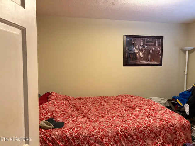 $475,000 | 410 Loraine Street, Pigeon Forge, TN 37863