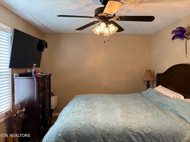 $475,000 | 410 Loraine Street, Pigeon Forge, TN 37863