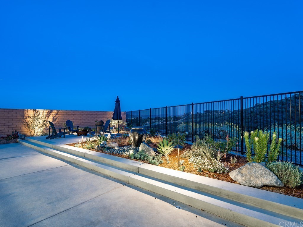 2450 Sierra Bella Drive Corona, CA 92882 - Photo 37 of 70