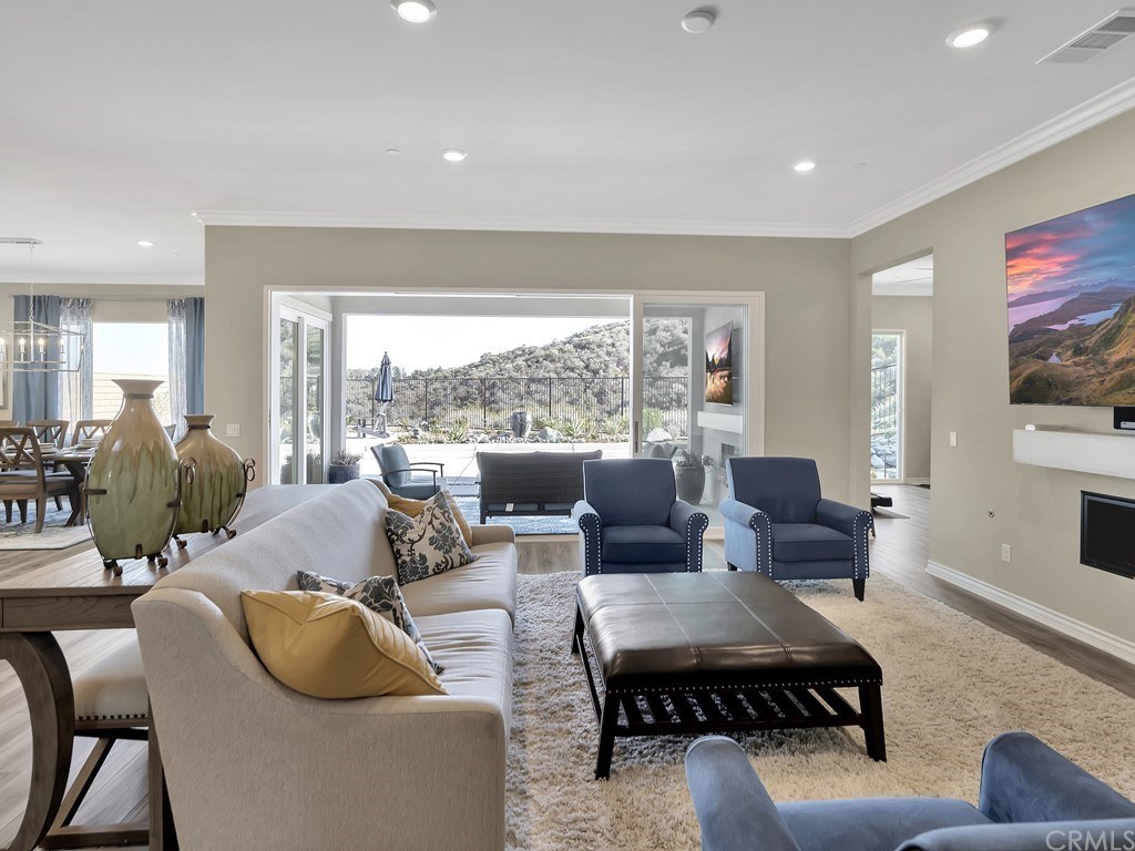 2450 Sierra Bella Drive Corona, CA 92882 - Photo 9 of 70