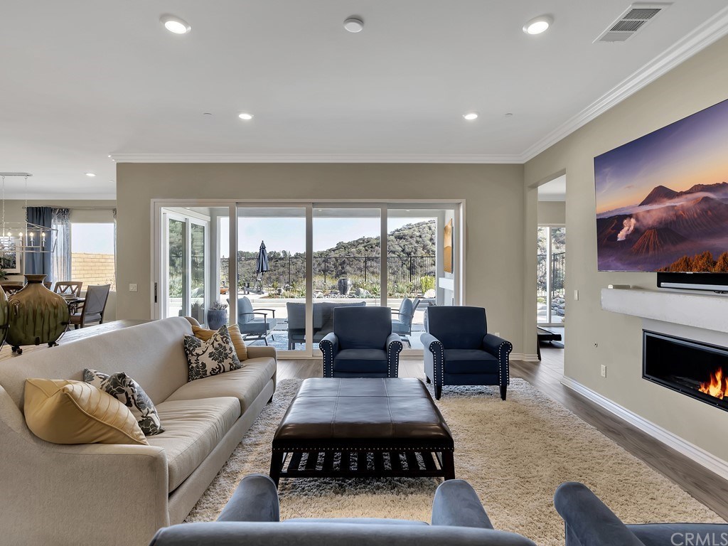 2450 Sierra Bella Drive Corona, CA 92882 - Photo 10 of 70