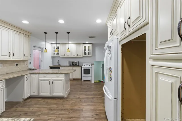 $678,999 | 35 Depalma Drive, Highland Mills, NY 10930