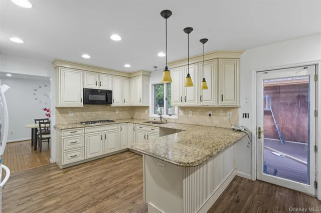 $678,999 | 35 Depalma Drive, Highland Mills, NY 10930