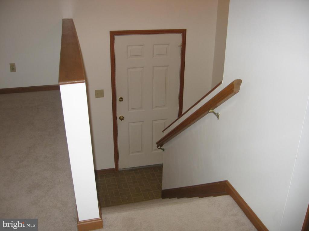 65 Browning Road Lancaster, PA 17602 - Photo 2 of 8 Gallery Image 2