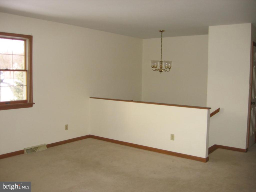 65 Browning Road Lancaster, PA 17602 - Photo 3 of 8 Gallery Image 3
