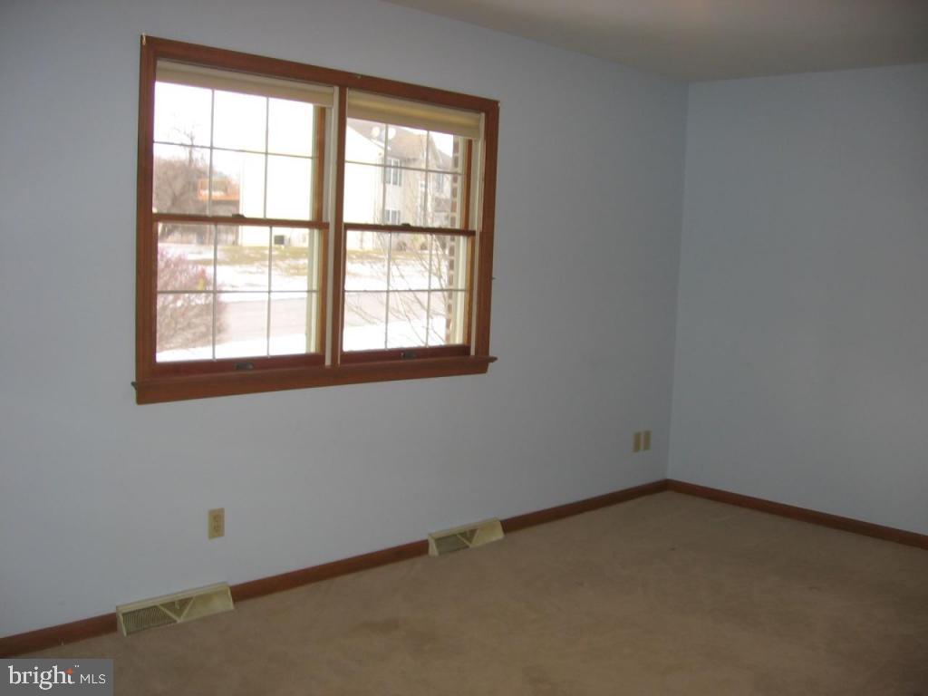 65 Browning Road Lancaster, PA 17602 - Photo 6 of 8 Gallery Image 6