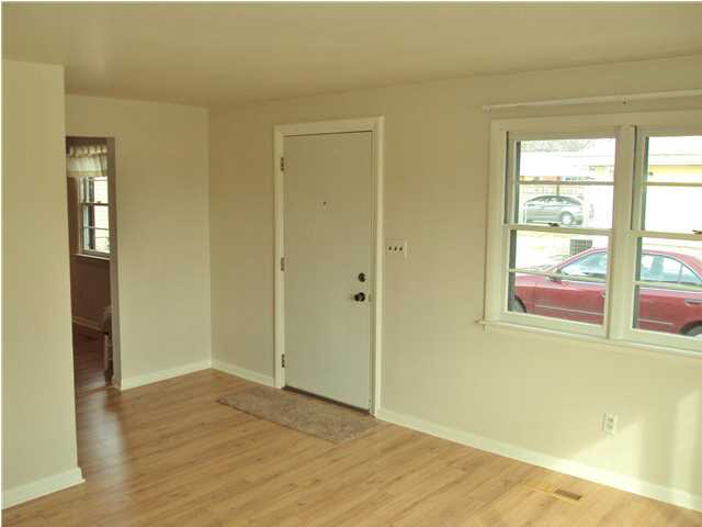 1121 West Mill Road Evansville, IN 47710 - Photo 5 of 16 Gallery Image 5
