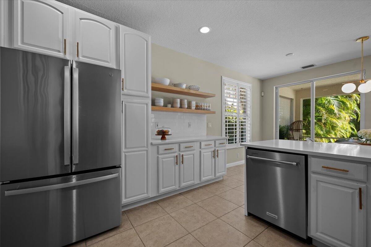 429 Oriole Circle Jupiter, FL 33458 - Photo 11 of 57 kitchen