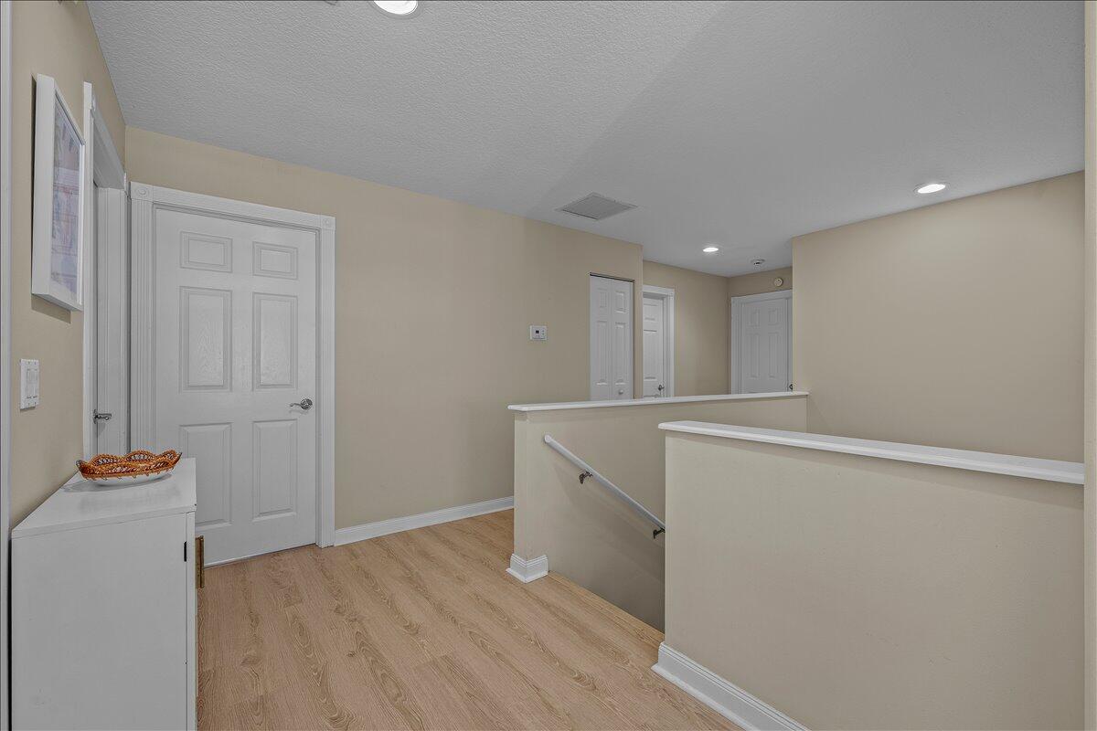 429 Oriole Circle Jupiter, FL 33458 - Photo 16 of 57 Upstairs Hallway