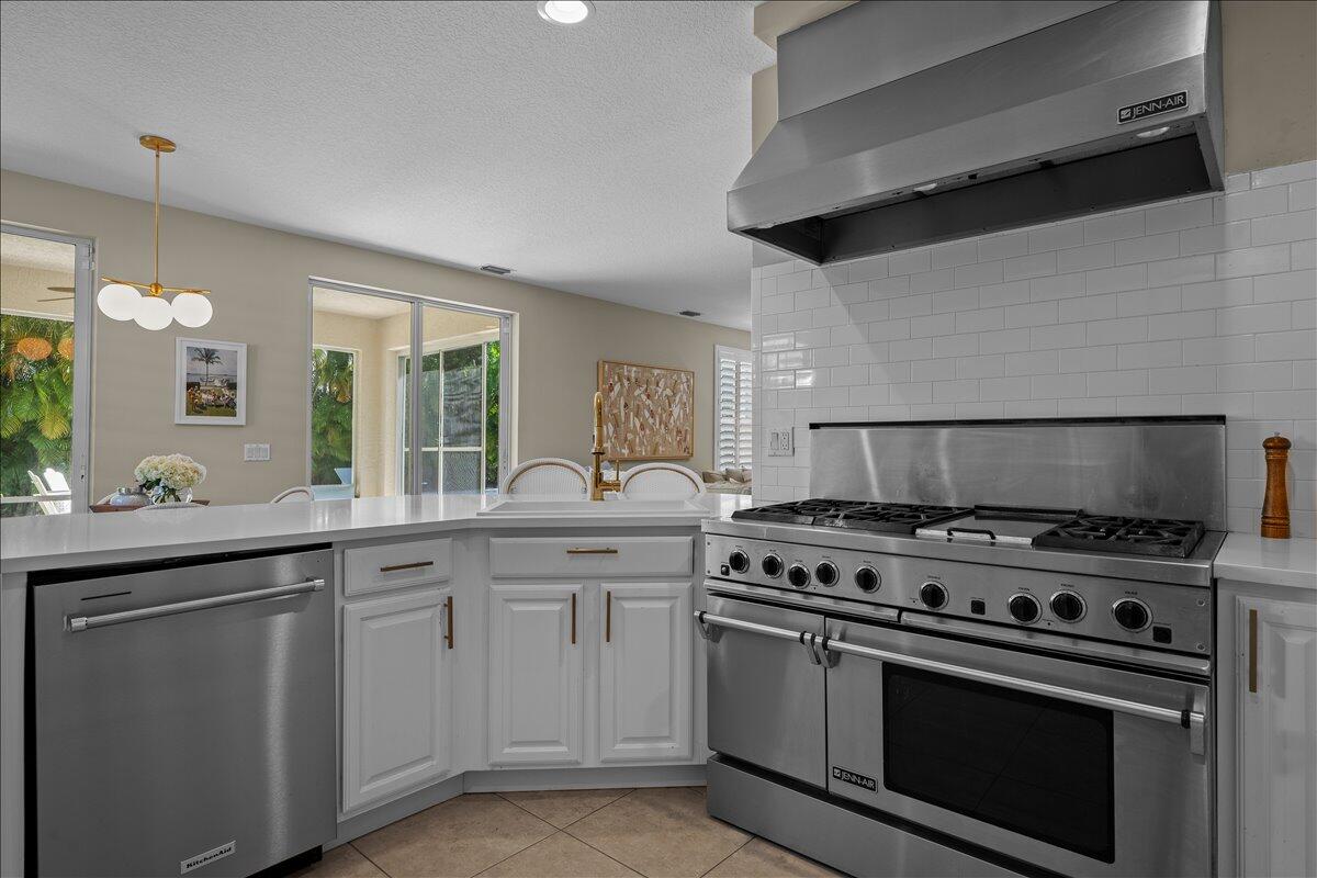 429 Oriole Circle Jupiter, FL 33458 - Photo 10 of 57 kitchen