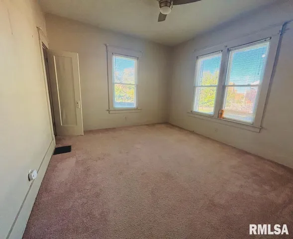 $99,900 | 310 West Walnut Street, Carbondale, IL 62901