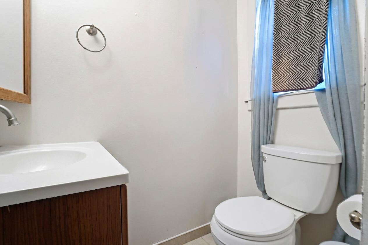16700 Frederick Road Mount Airy, MD 21771 - Photo 16 of 45 16700 Frederick - 3BR/1.5BA