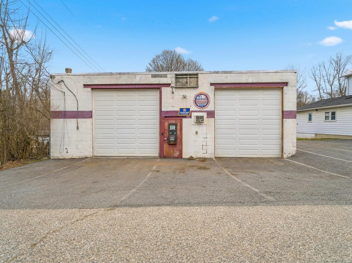 16700 Frederick Road Mount Airy, MD 21771 - Photo 39 of 45 16708 Frederick - Auto Repair Shop