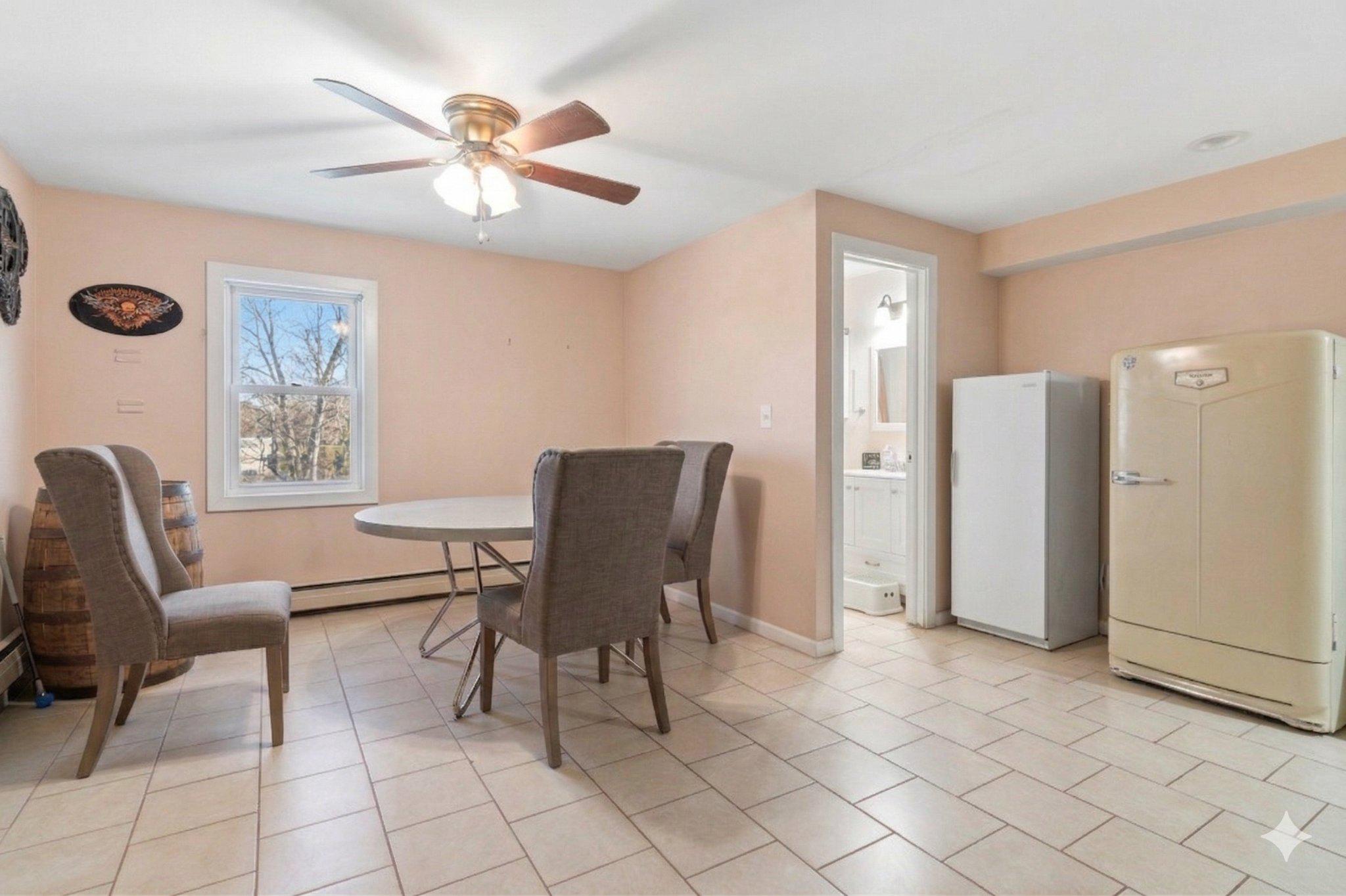 16700 Frederick Road Mount Airy, MD 21771 - Photo 8 of 45 16700 Frederick - 3BR/1.5BA