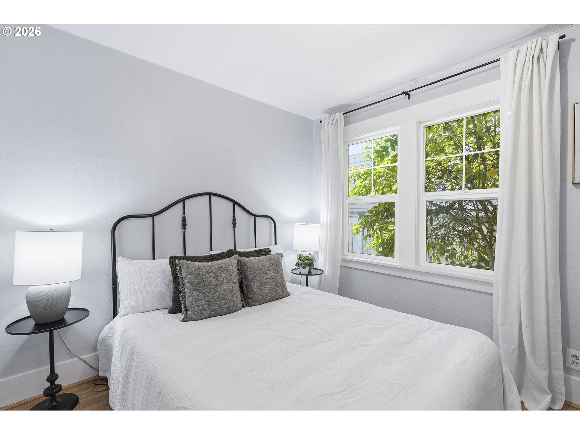 7464 Southwest 53rd Avenue Portland, OR 97219 - Photo 14 of 32