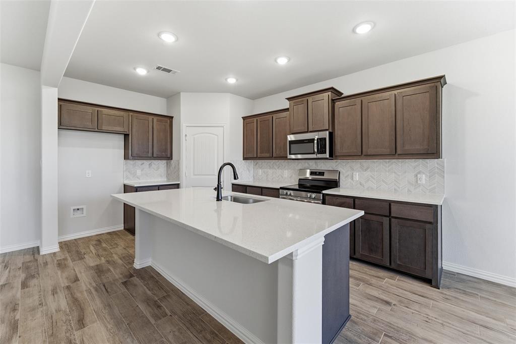 1233 Sabine River Lane Springtown, TX 76082 - Photo 13 of 27