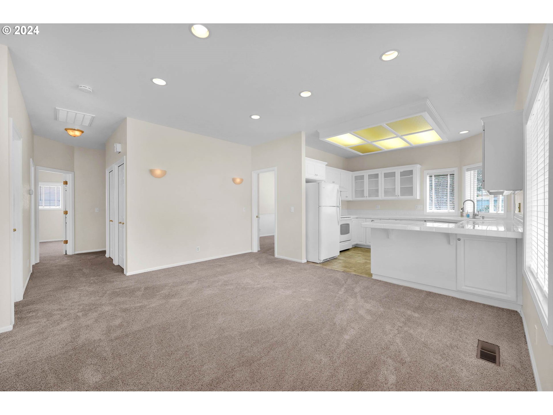 3253 Lakemont Drive Eugene, OR 97408 - Photo 11 of 40