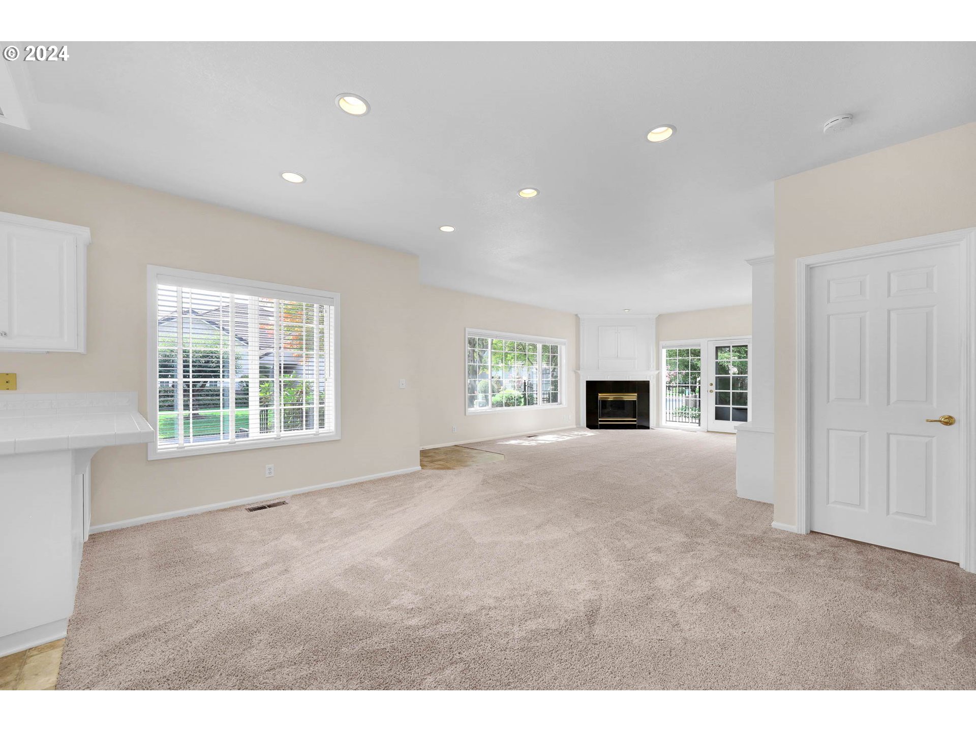 3253 Lakemont Drive Eugene, OR 97408 - Photo 12 of 40