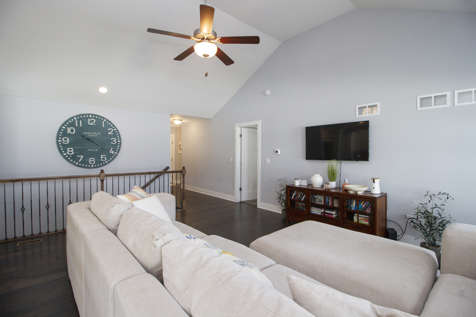 6104 Park View Drive Bourbonnais, IL 60914 - Photo 5 of 31 a living room with furniture and a flat screen tv