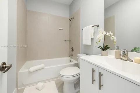 $389,900 | 28625 Southwest 132nd Court, Homestead, FL 33033