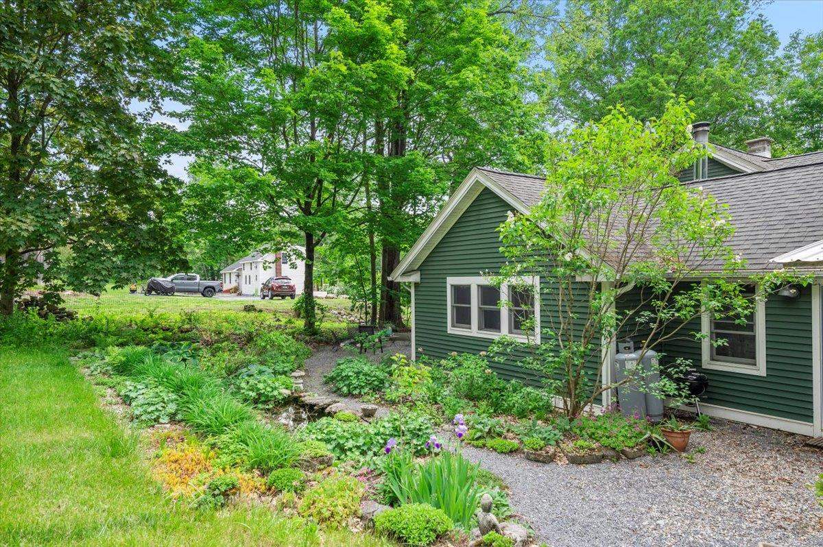 147 Harrington Road Shaftsbury, VT 05257 - Photo 6 of 36 Gallery Image 6