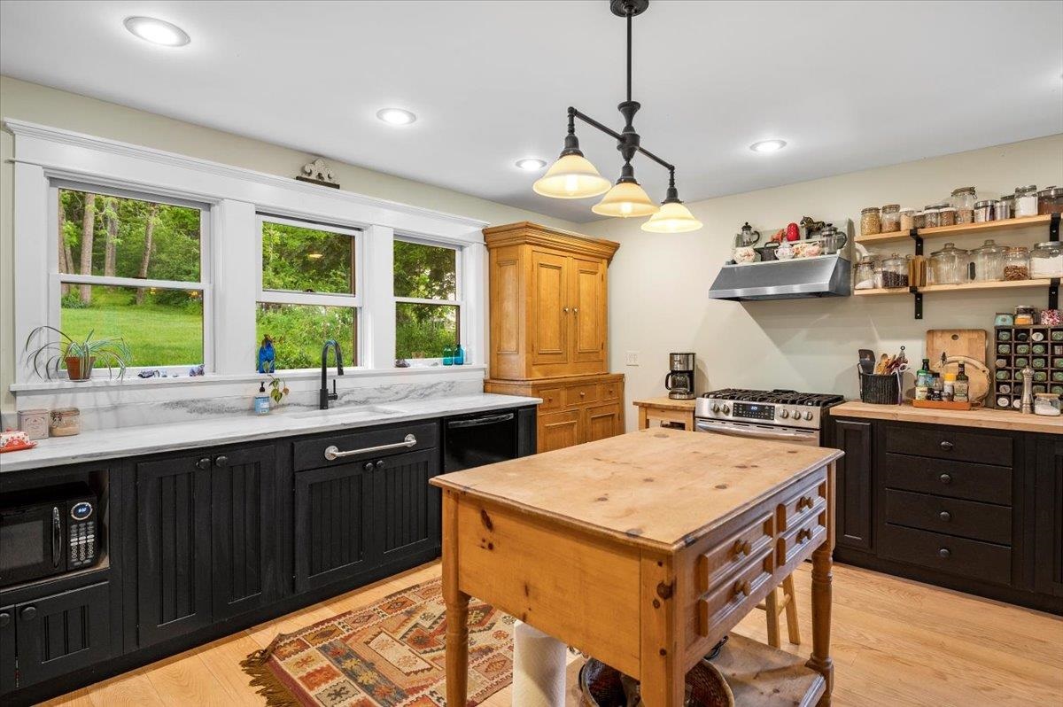 147 Harrington Road Shaftsbury, VT 05257 - Photo 10 of 36 Gallery Image 10