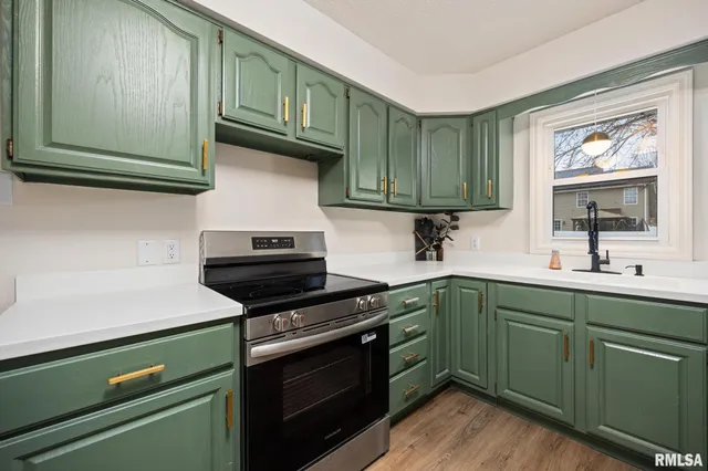 $345,000 | 409 Briarbrook Drive, East Peoria, IL 61611