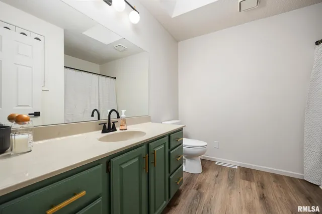 $345,000 | 409 Briarbrook Drive, East Peoria, IL 61611