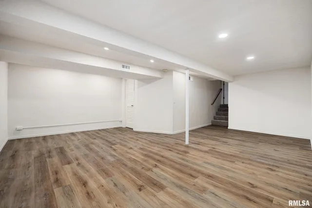 $345,000 | 409 Briarbrook Drive, East Peoria, IL 61611