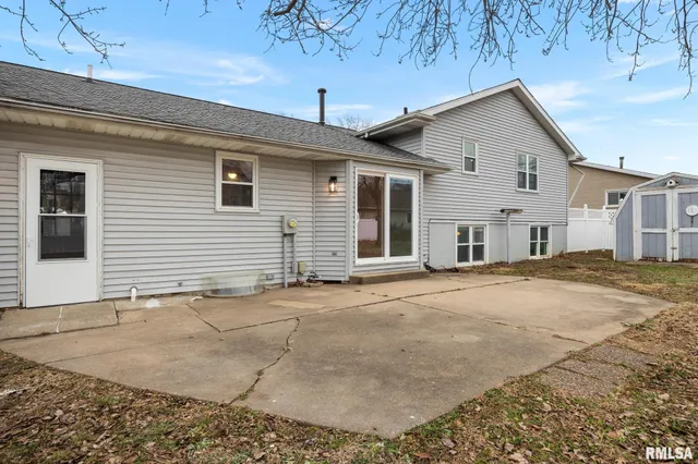 $345,000 | 409 Briarbrook Drive, East Peoria, IL 61611