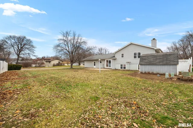 $345,000 | 409 Briarbrook Drive, East Peoria, IL 61611