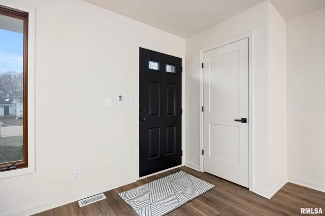 $345,000 | 409 Briarbrook Drive, East Peoria, IL 61611