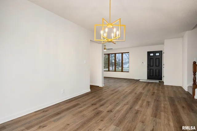 $345,000 | 409 Briarbrook Drive, East Peoria, IL 61611