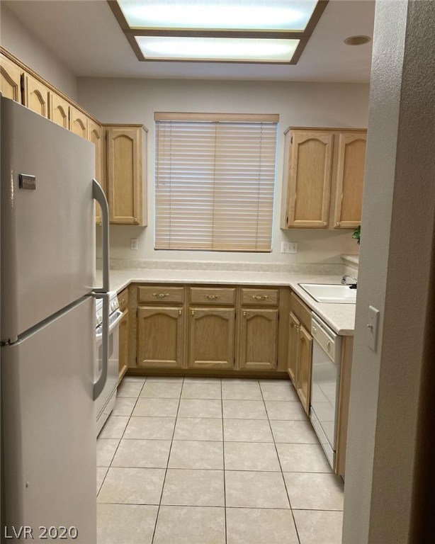 2185 Chapman Ranch Drive Henderson, NV 89012 - Photo 3 of 35 Gallery Image 3