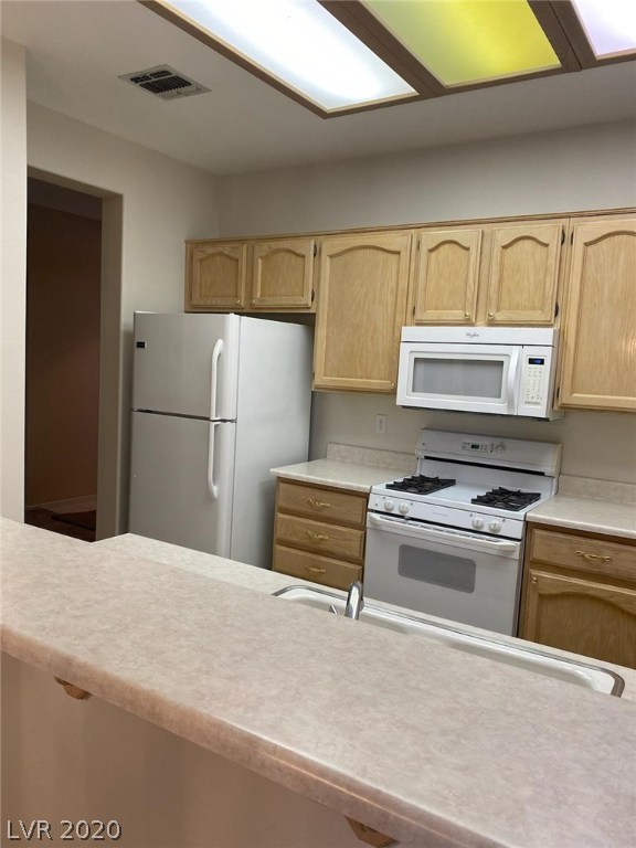 2185 Chapman Ranch Drive Henderson, NV 89012 - Photo 4 of 35 Gallery Image 4