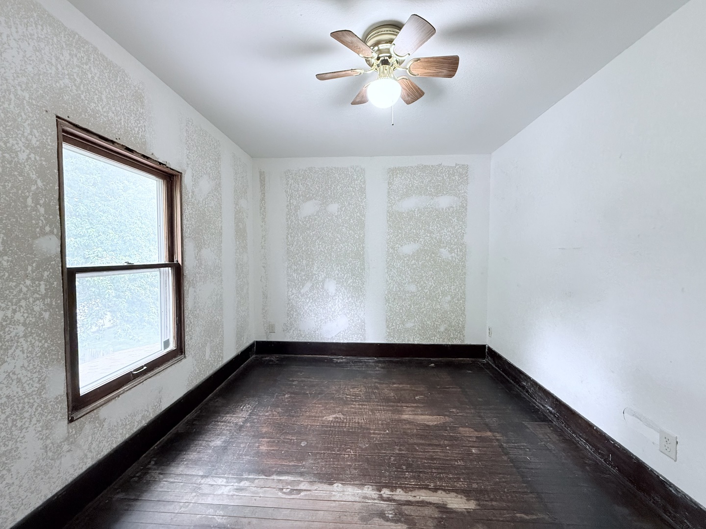 1005 East Main Street Clinton, IL 61727 - Photo 7 of 14