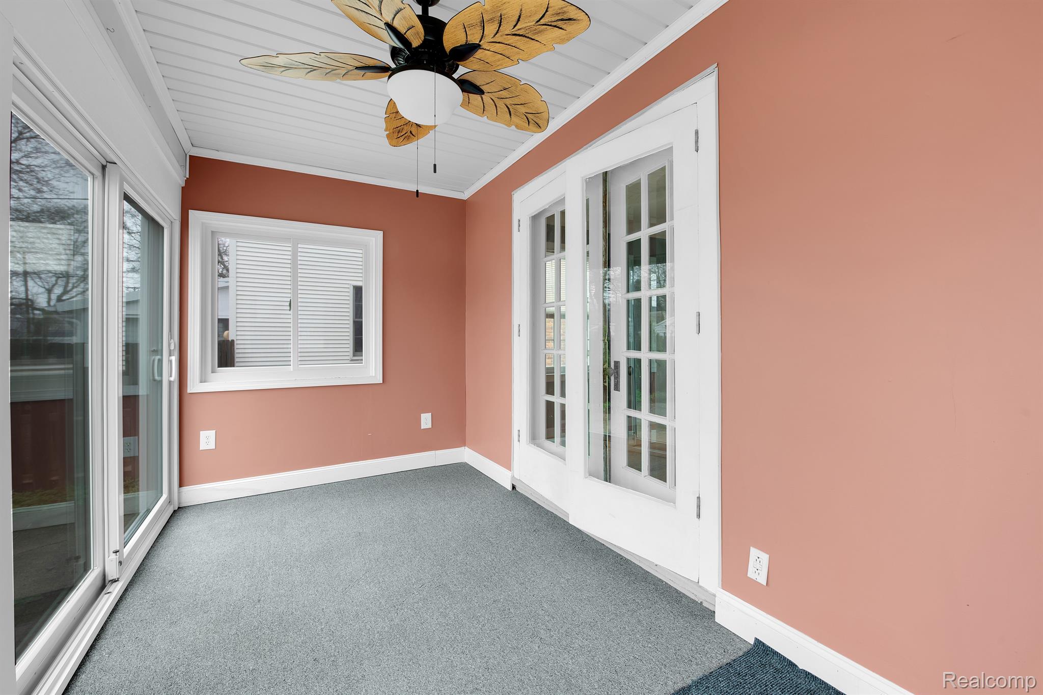 909 Columbia Road Berkley, MI 48072 - Photo 15 of 28 Gallery Image 15