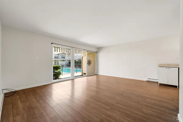 $410,000 | 260 Merrydale Road, Unit 5, San Rafael, CA 94903