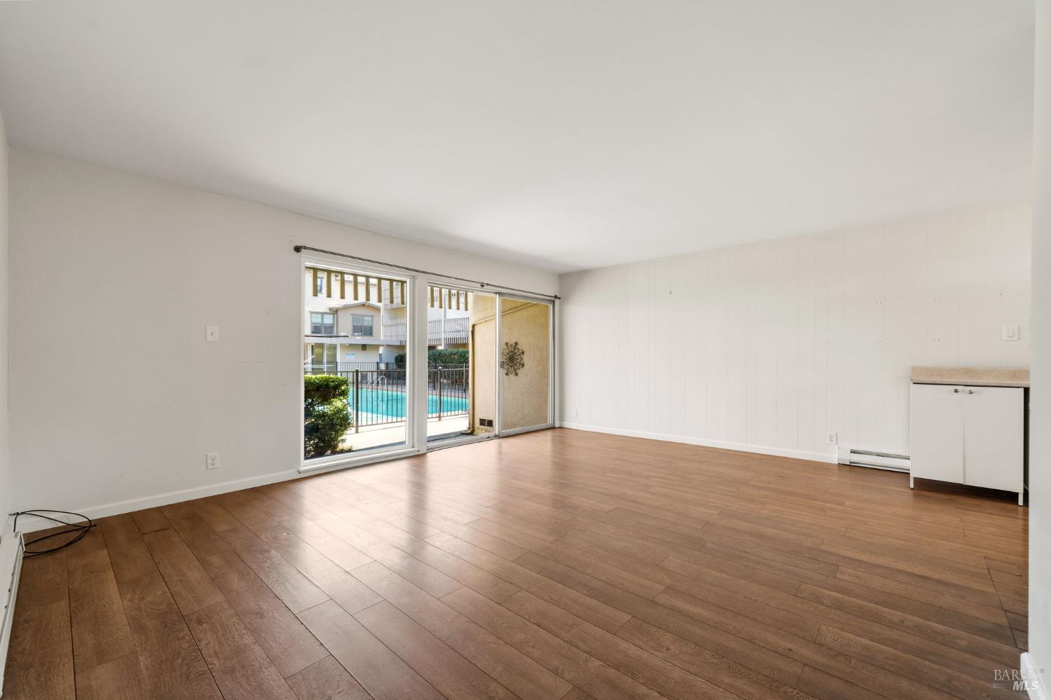 260 Merrydale Road, Unit 5 San Rafael, CA 94903 - Photo 5 of 28