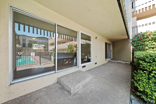 $410,000 | 260 Merrydale Road, Unit 5, San Rafael, CA 94903