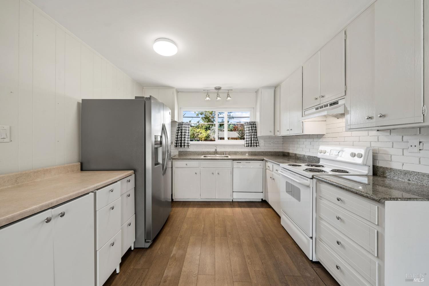 260 Merrydale Road, Unit 5 San Rafael, CA 94903 - Photo 8 of 28